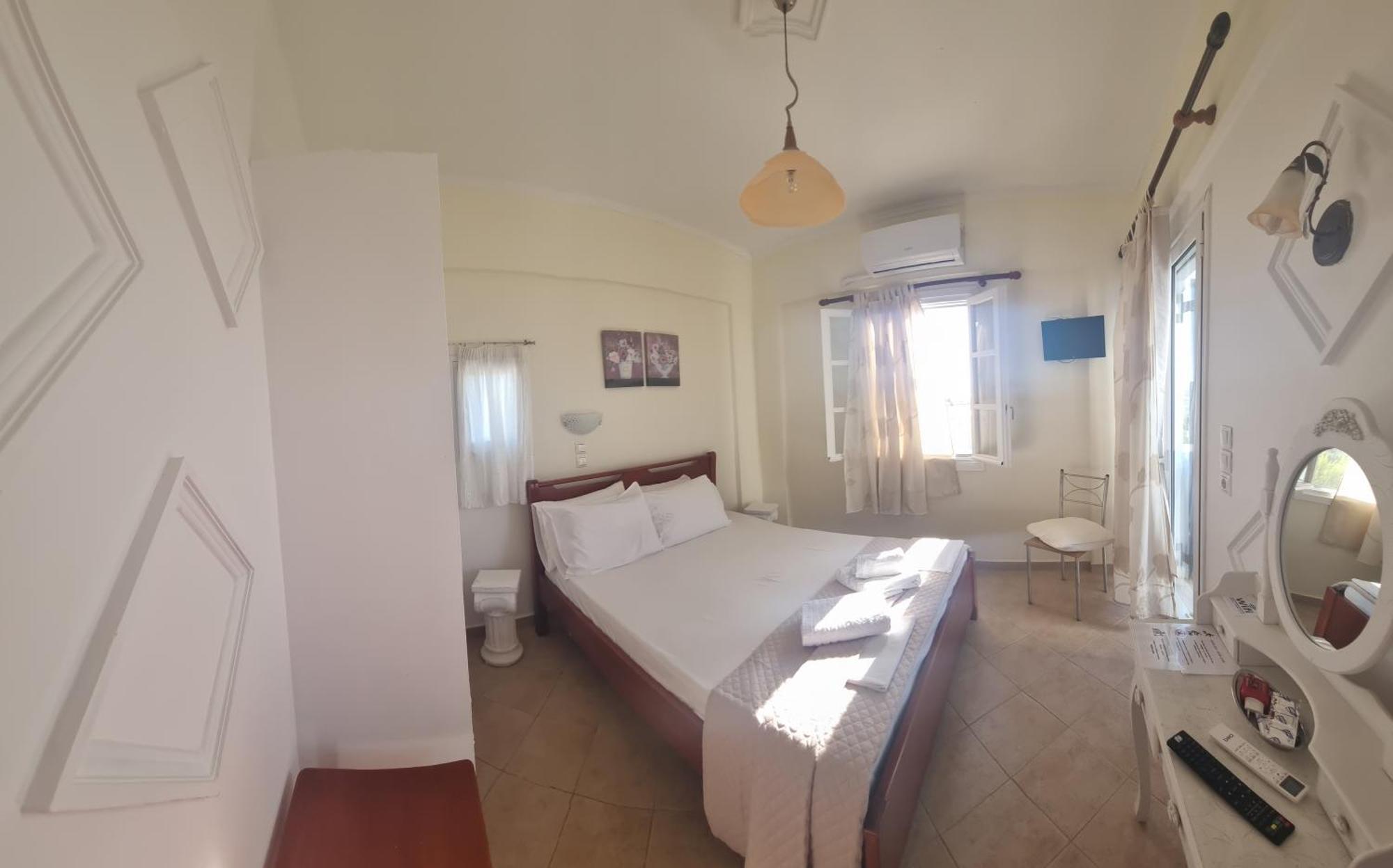 Sophi's L Studios&Apartments Agia Anna  Extérieur photo