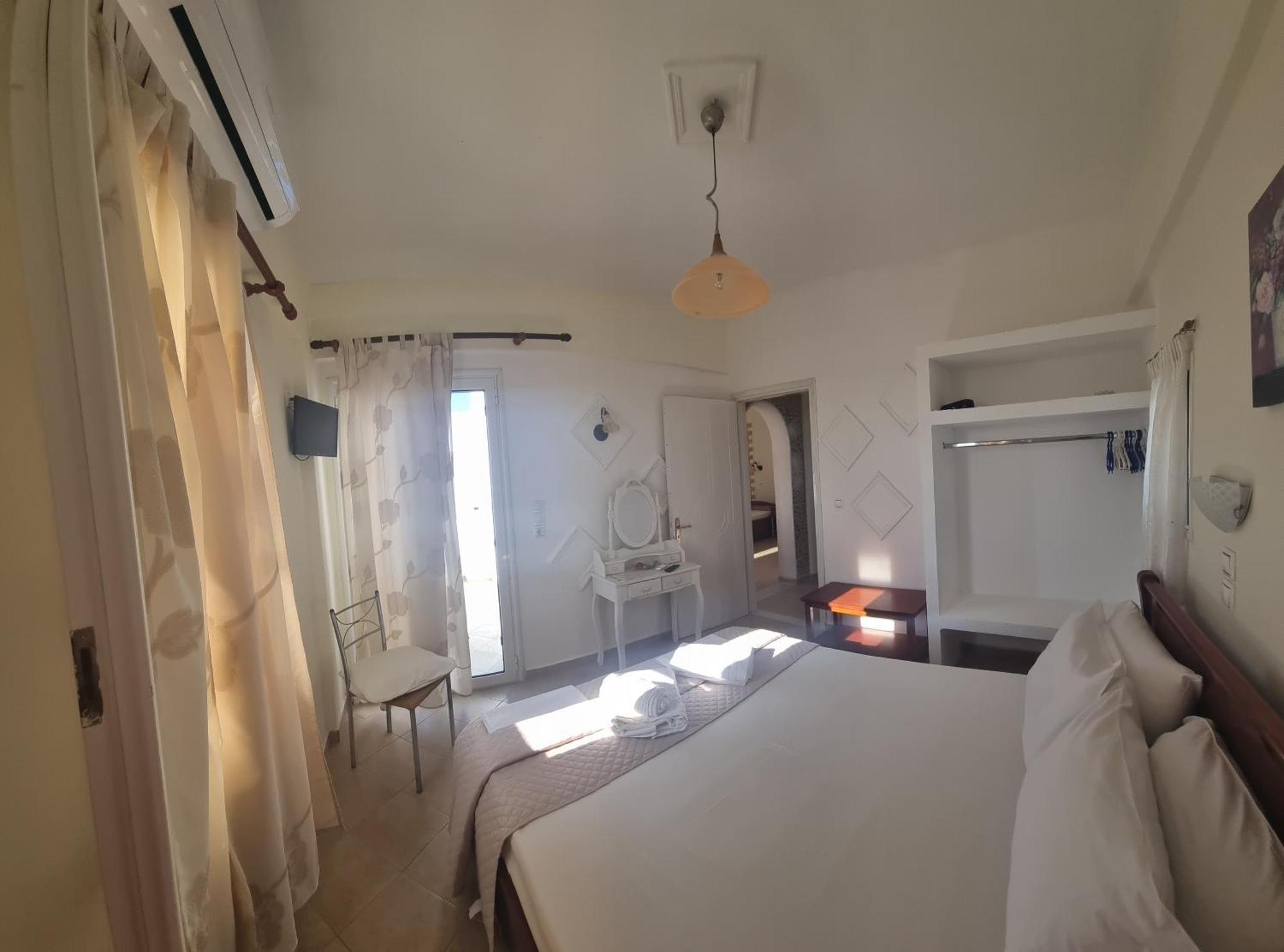 Sophi's L Studios&Apartments Agia Anna  Extérieur photo