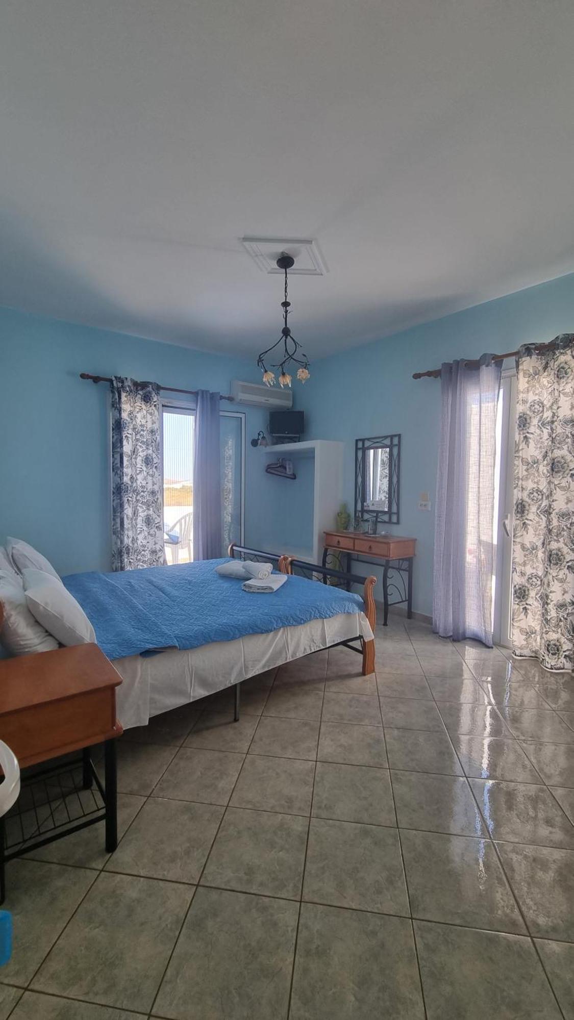 Sophi's L Studios&Apartments Agia Anna  Extérieur photo