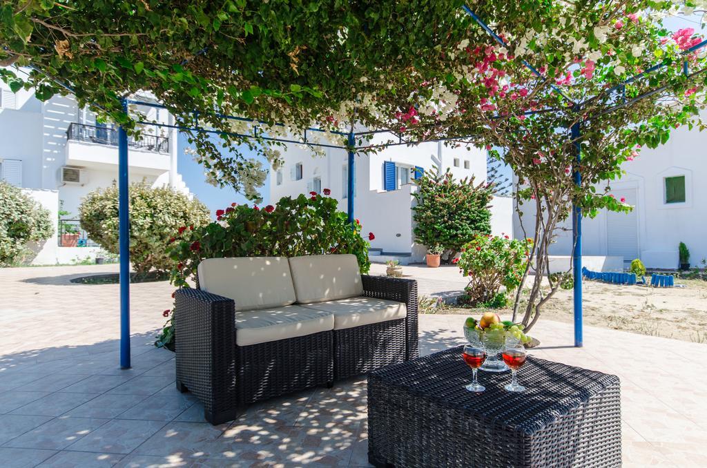 Sophi's L Studios&Apartments Agia Anna  Extérieur photo