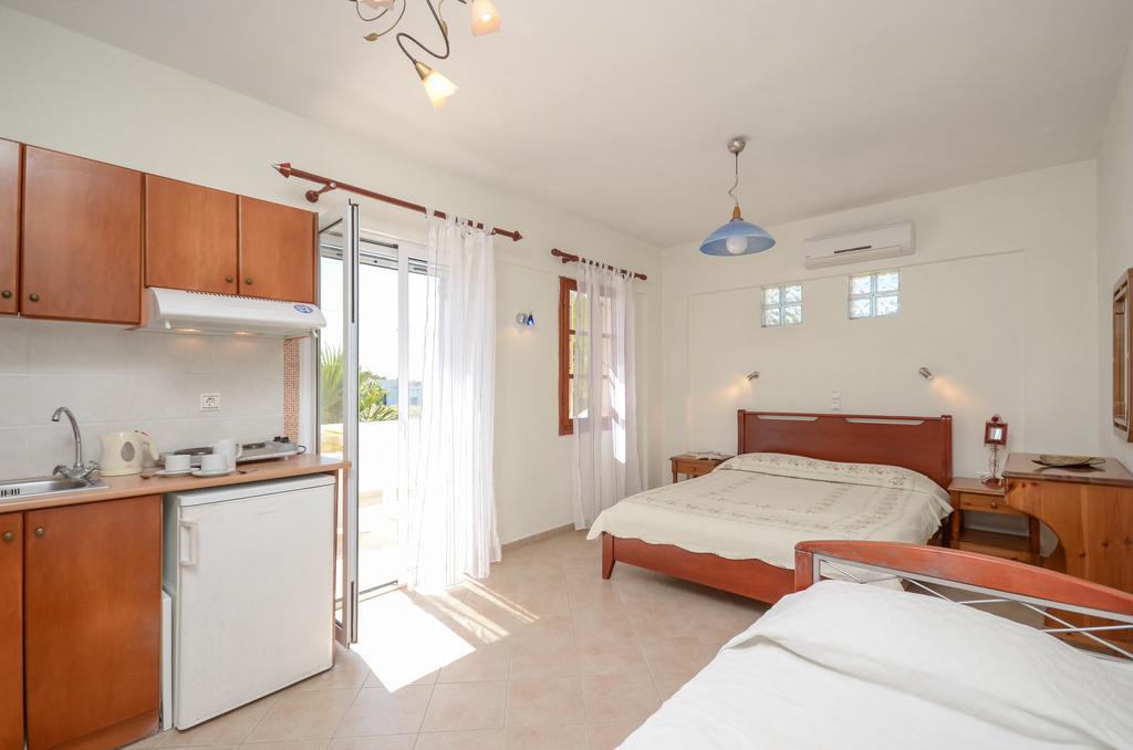 Sophi's L Studios&Apartments Agia Anna  Extérieur photo