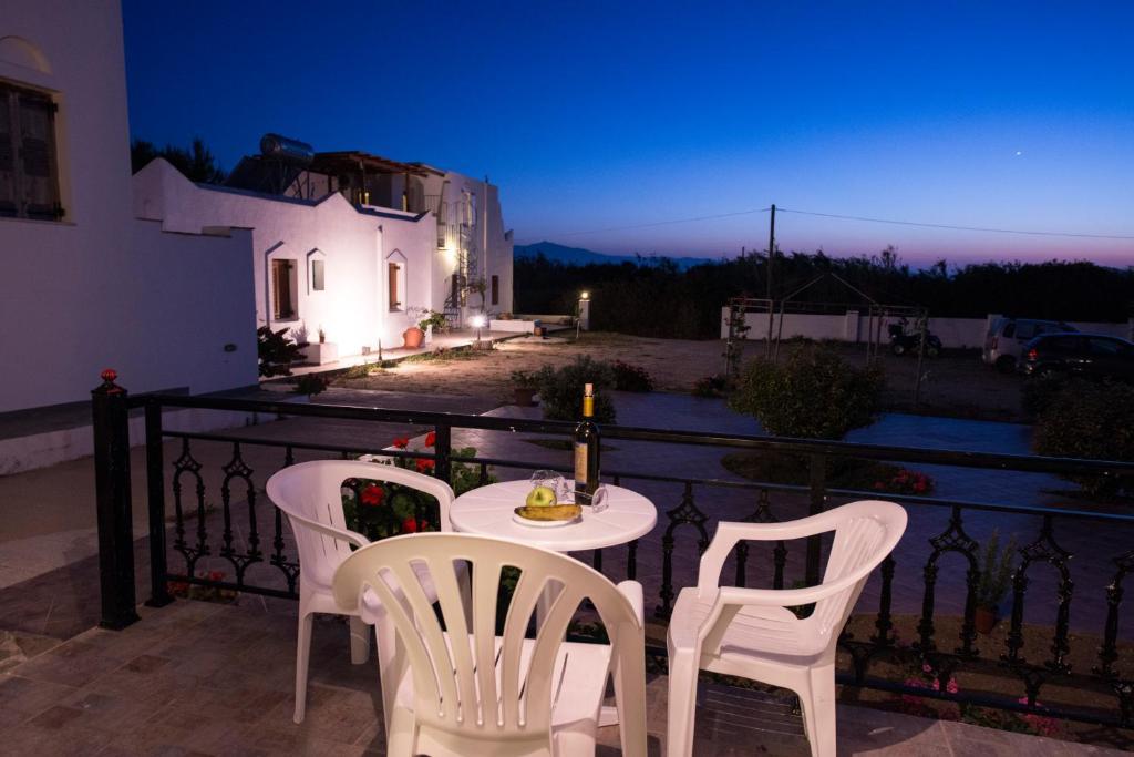 Sophi's L Studios&Apartments Agia Anna  Chambre photo